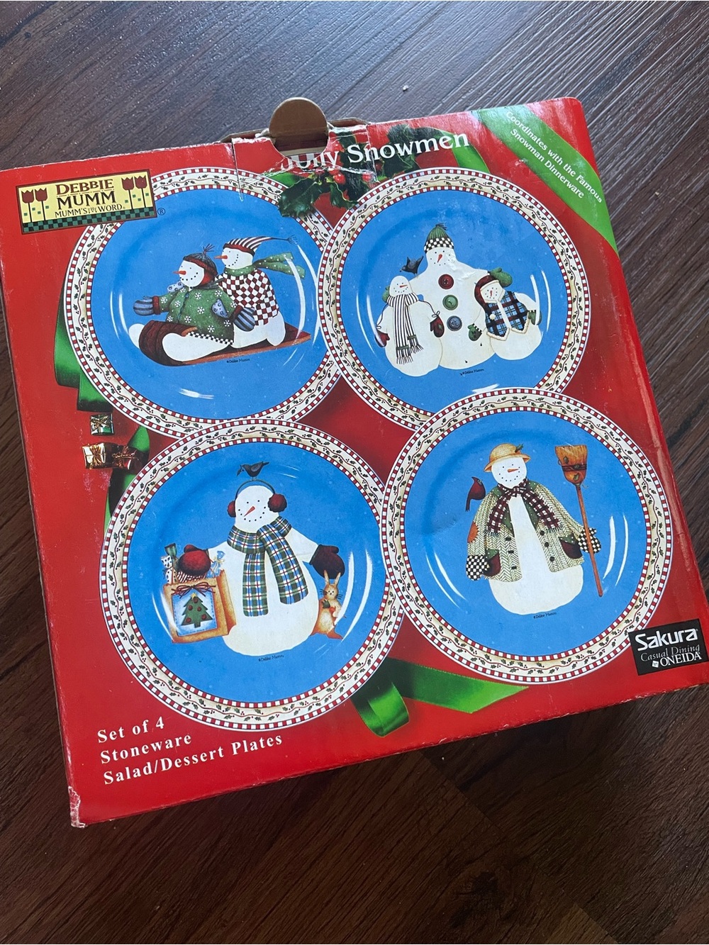 VTG 2001 SET OF 4 SAKURA DEBBIE MUMM JOLLY SNOWMEN SALAD / DESSERT 8” PLATES NIB